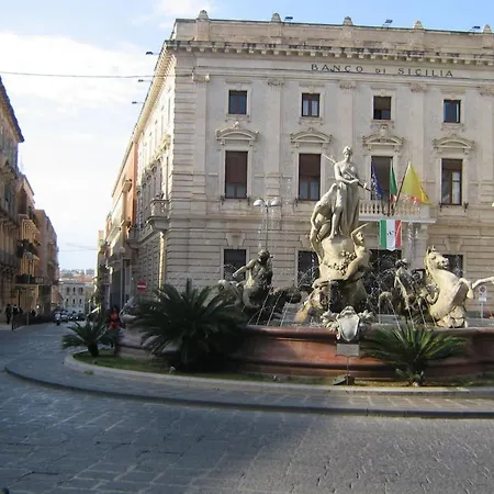 Casa Astra Climatizzata - Wi-fi In Centro Storico Hébergement de vacances *